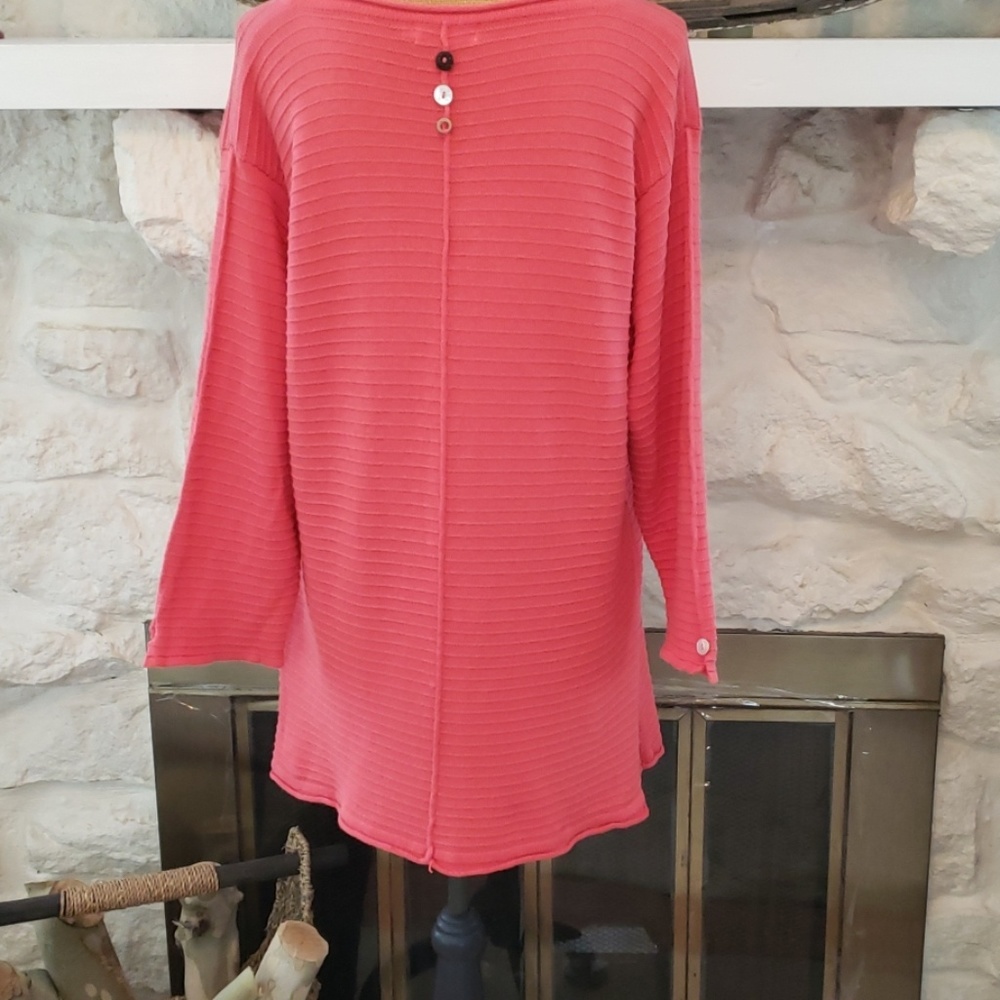 Top - Picture 2 of 6